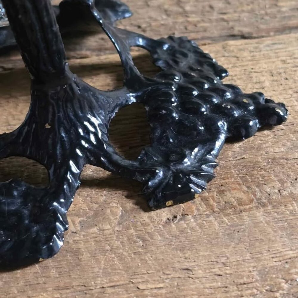 Black Metal Grape Leaf Crackle Glass Candle Holder - Picture 5 of 10
